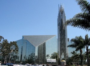 Exterior of the Crystal Cathedral, 2007. Image via Wiki Commons. 